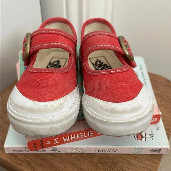 VANS RED MARY JANES - TODDLER SIZE 6.5 - Picture 2 of 7